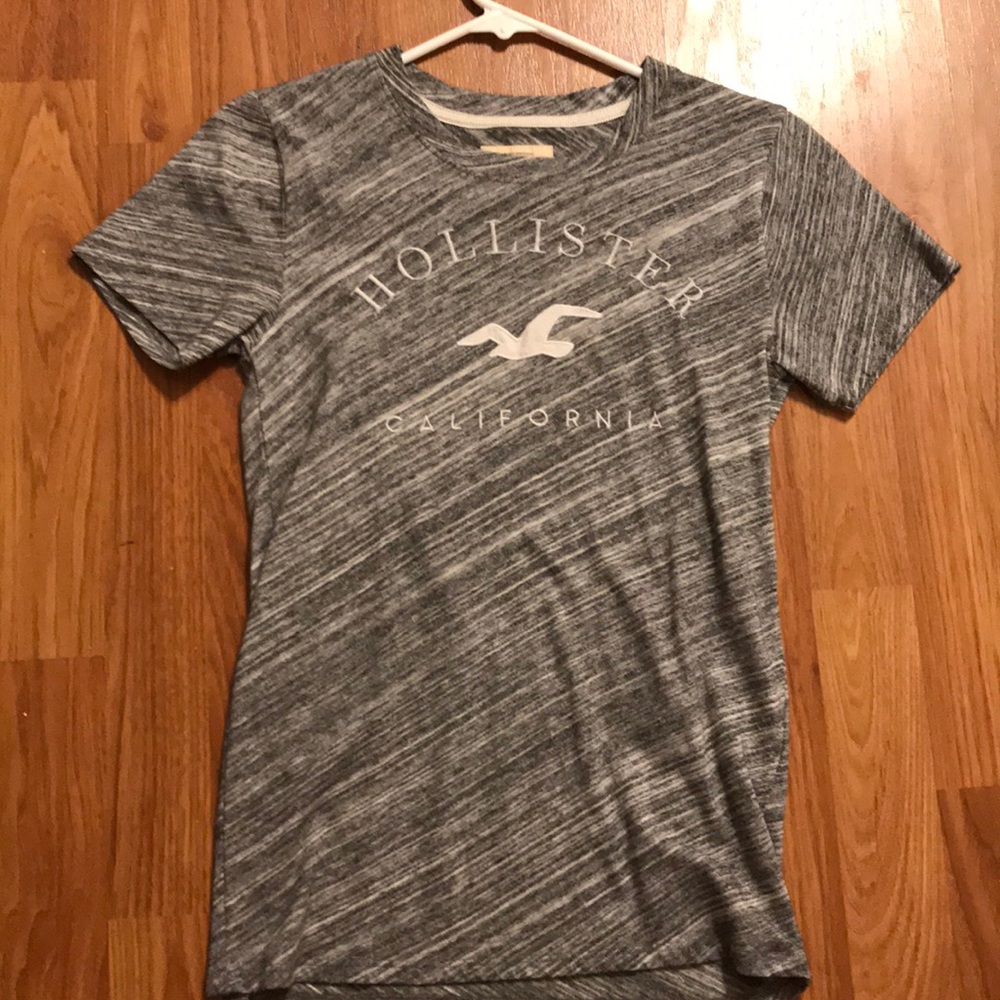 hollister t-shirt. never worn